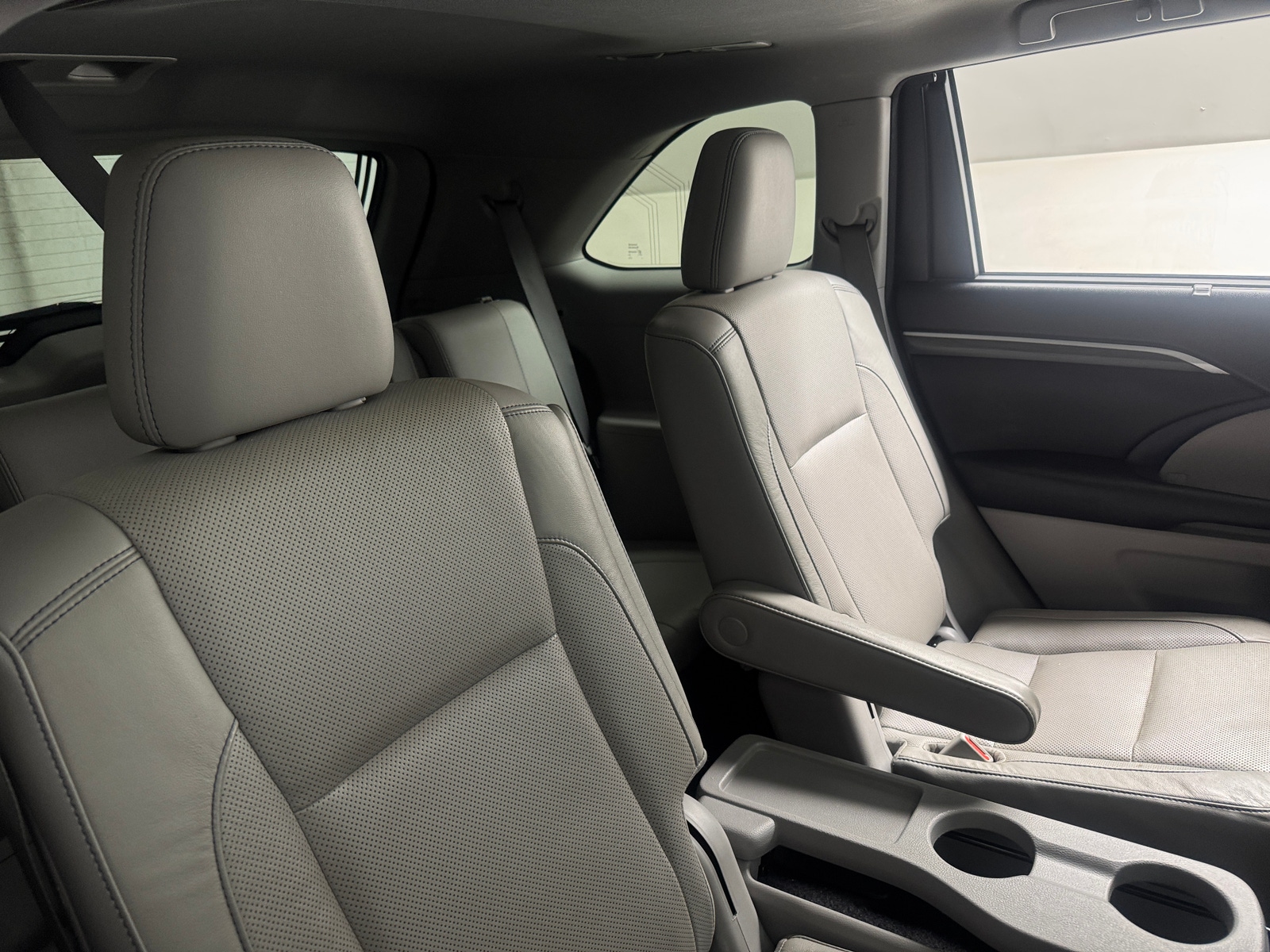 Thumbnail: 2017 Toyota Highlander - 5