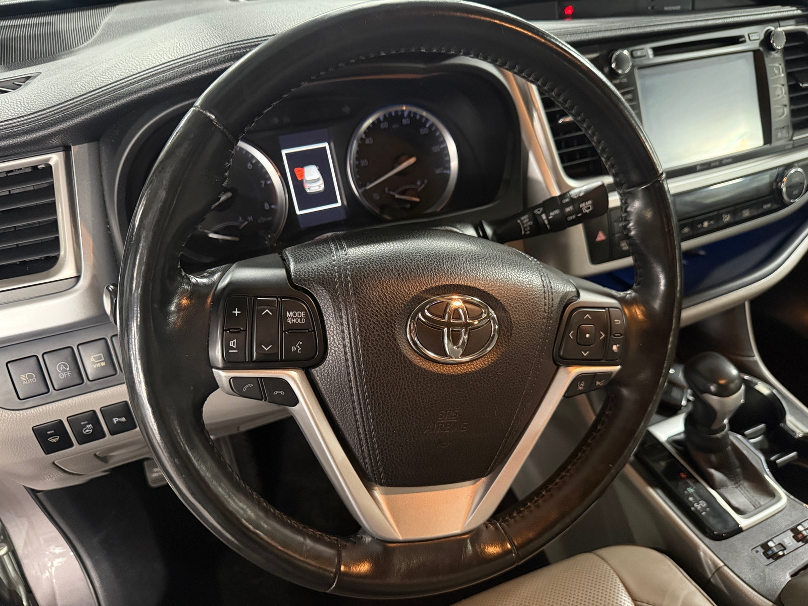 Thumbnail: 2017 Toyota Highlander - 4