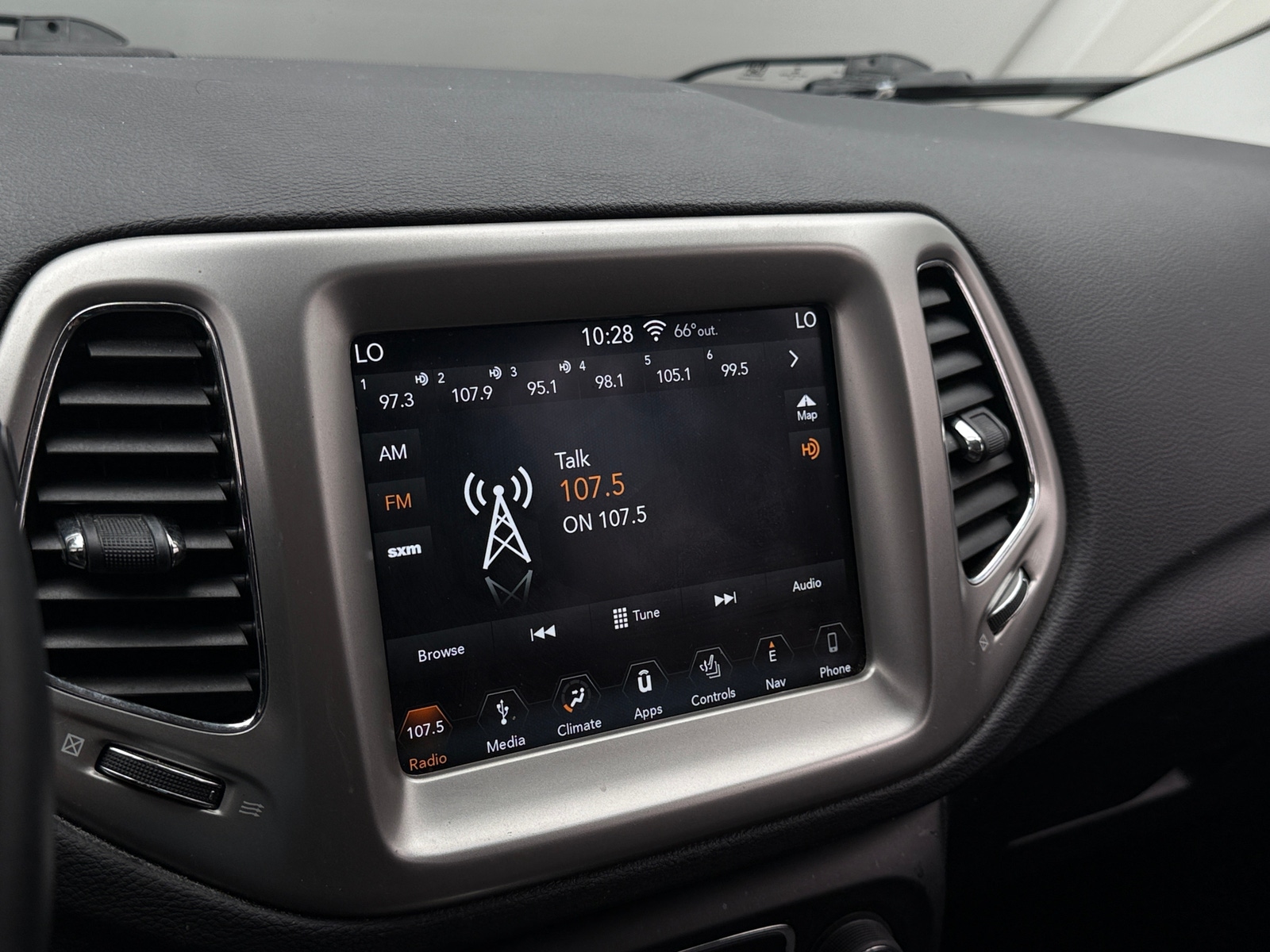 Thumbnail: 2018 Jeep Compass - 4