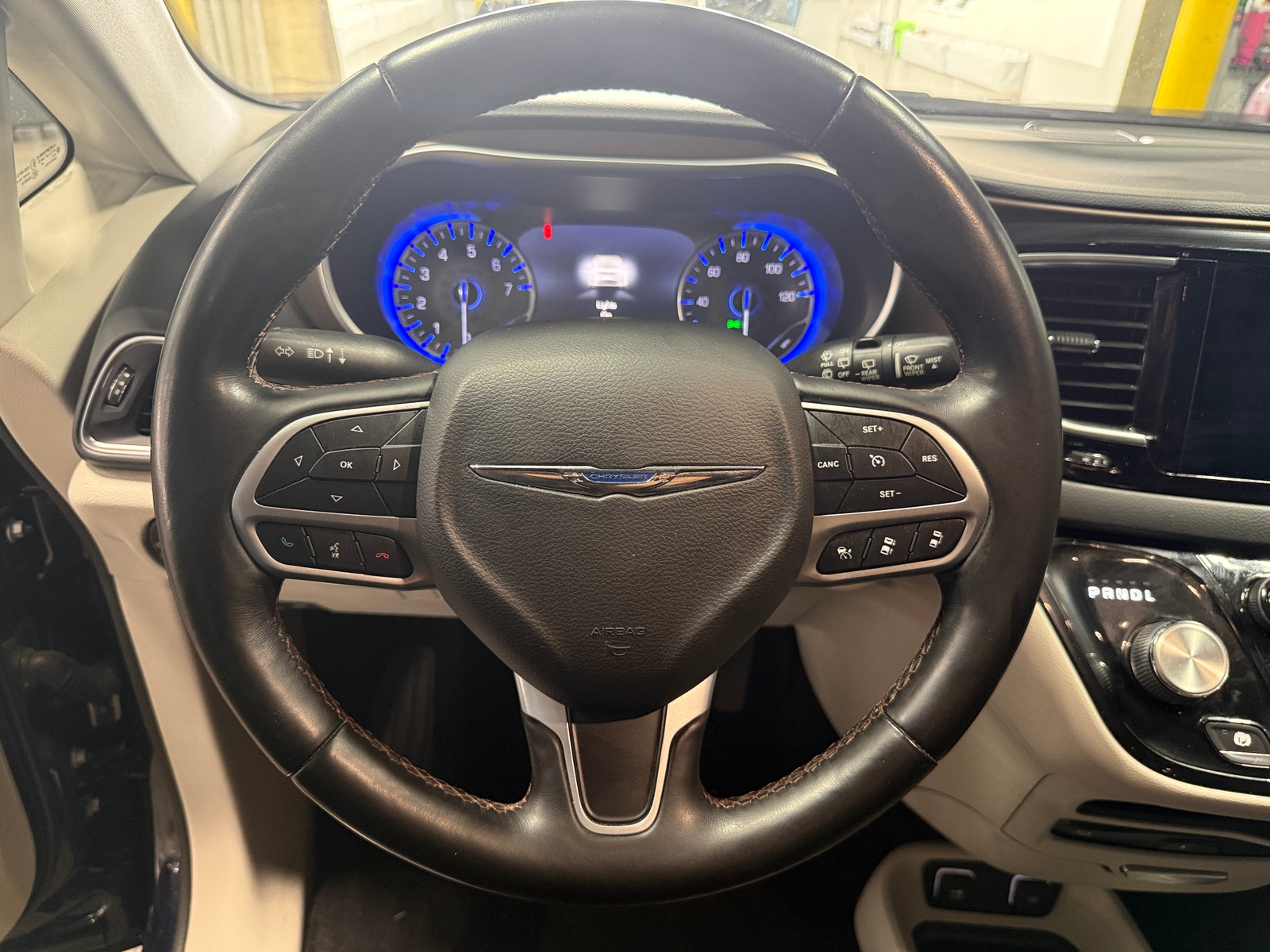 Thumbnail: 2018 Chrysler Pacifica - 4