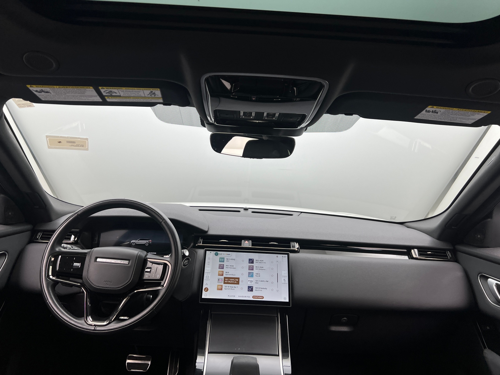 Thumbnail: 2025 Land Rover Range Rover Velar - 2