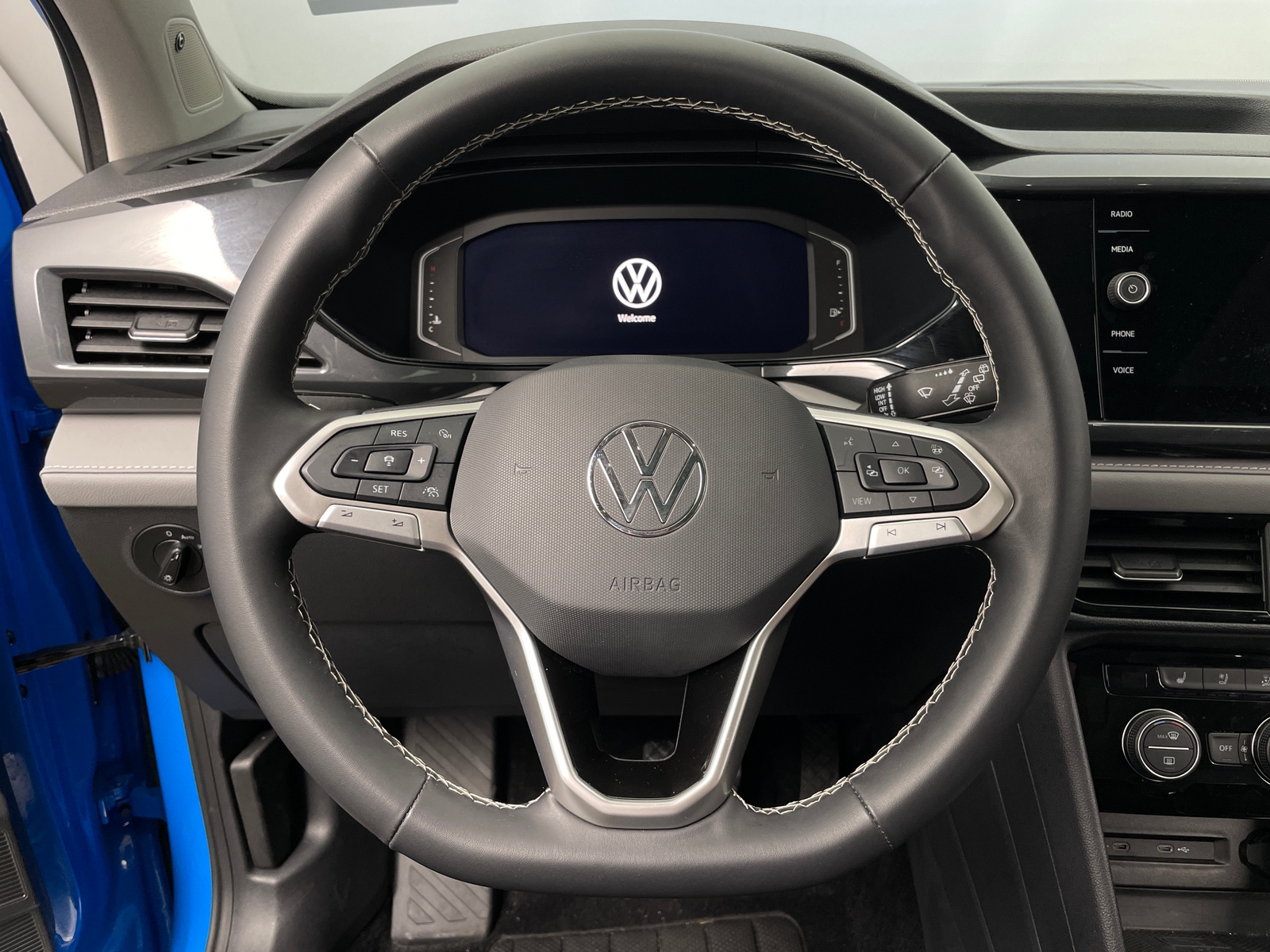 Thumbnail: 2024 Volkswagen Taos - 4