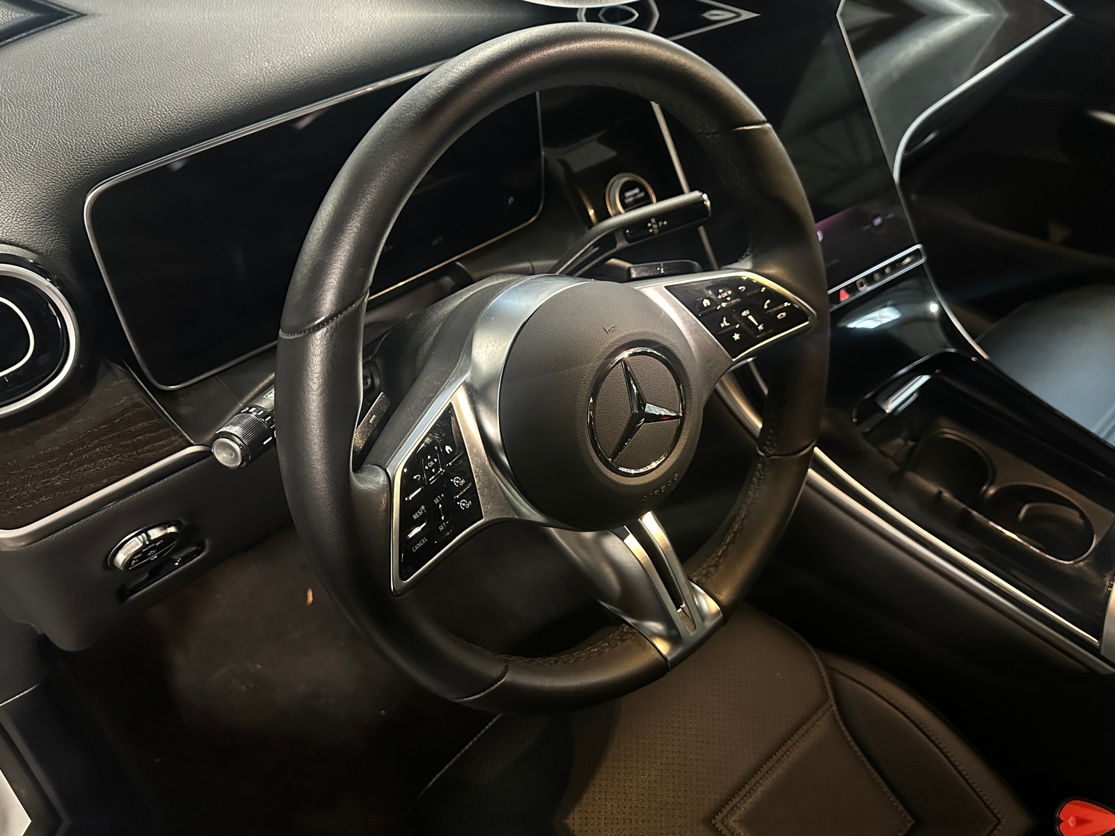 Thumbnail: 2025 Mercedes-Benz GLC - 4
