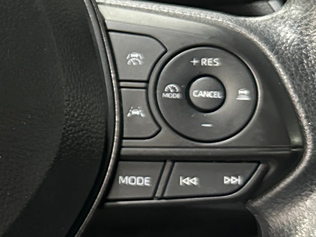2025 Toyota Corolla LE - Photo 15