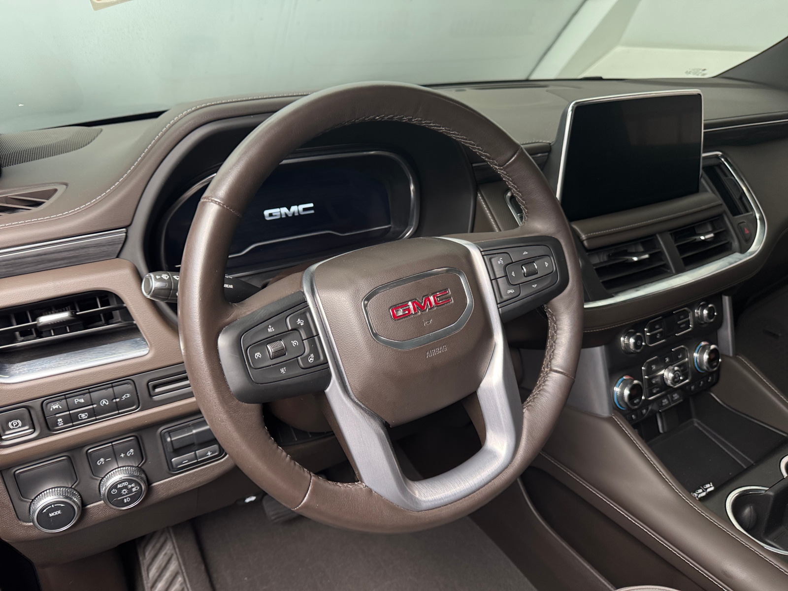 Thumbnail: 2022 GMC Yukon XL - 4