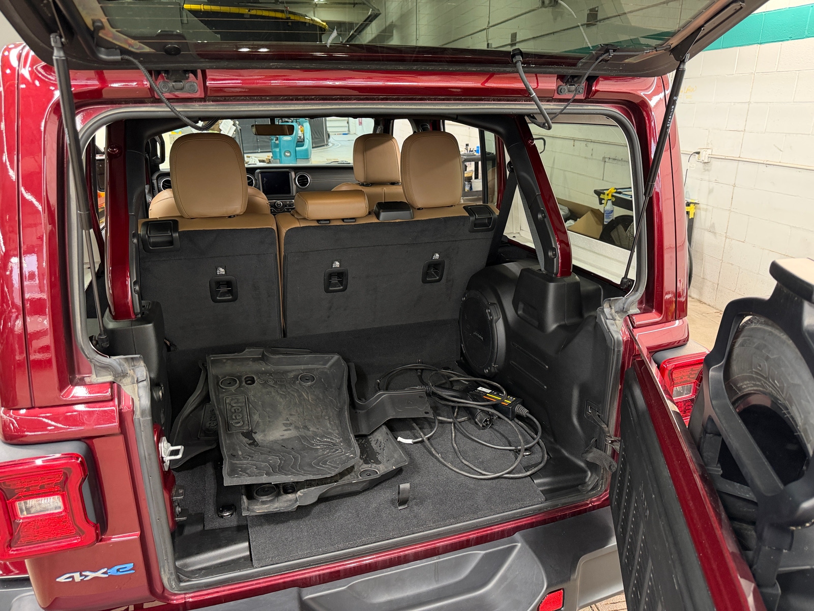 Thumbnail: 2021 Jeep Wrangler - 6