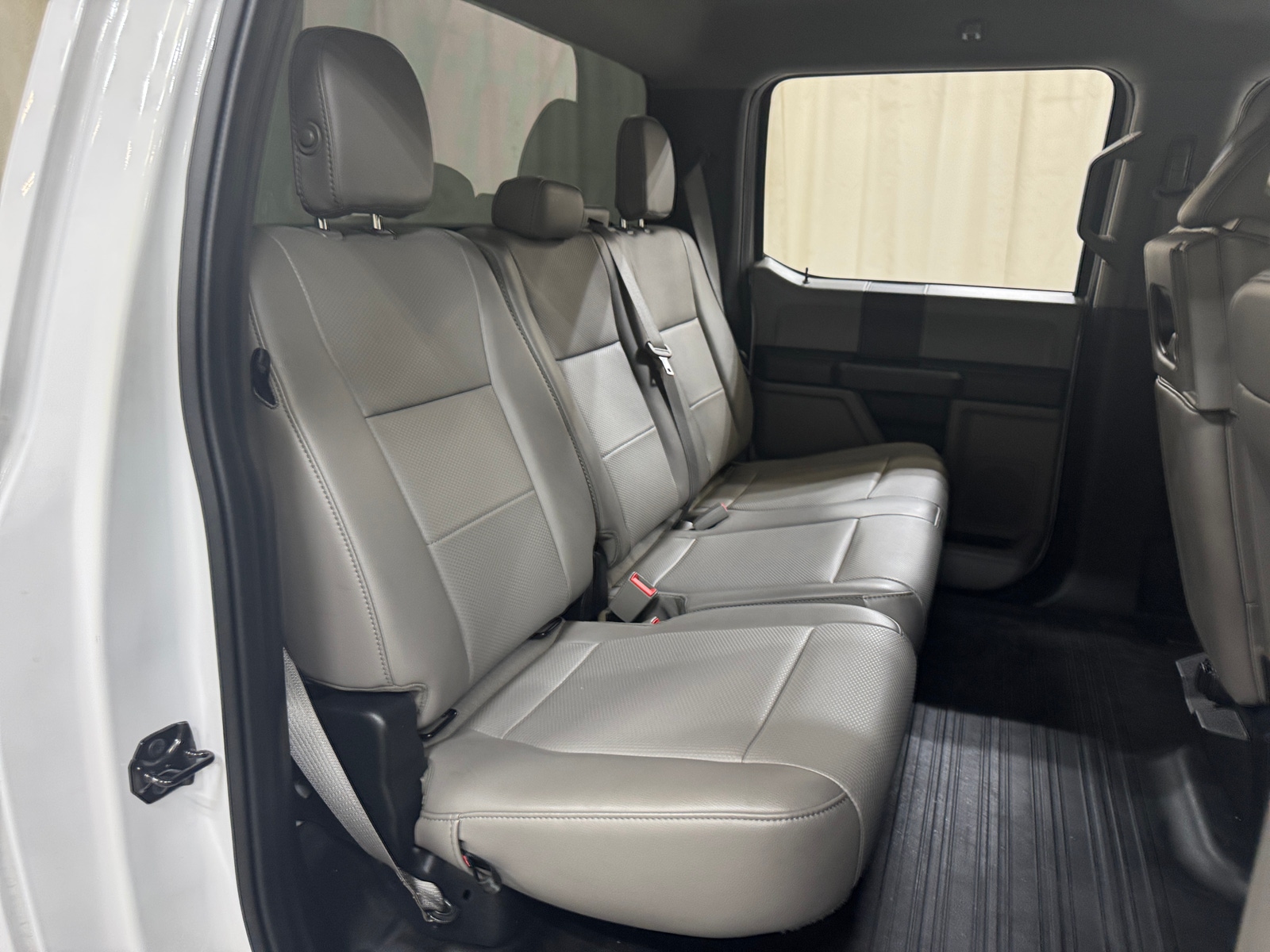 Thumbnail: 2019 Ford Econoline - 6