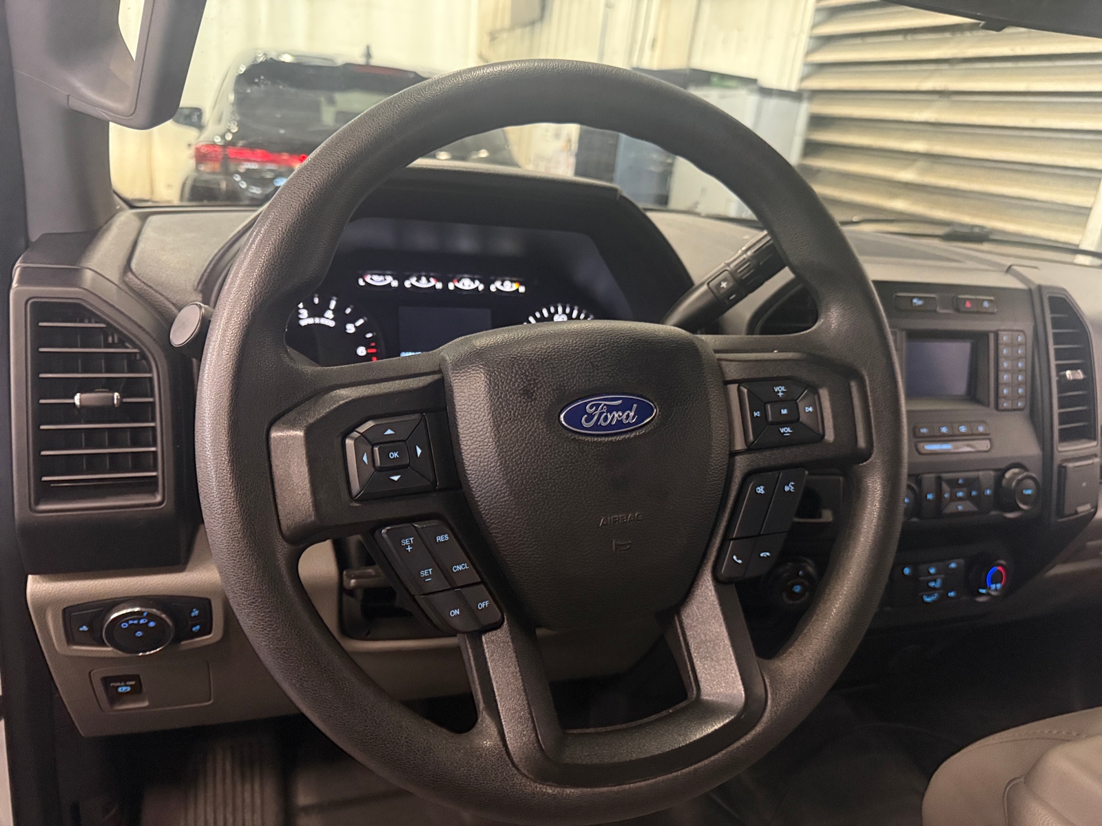 Thumbnail: 2019 Ford Econoline - 5