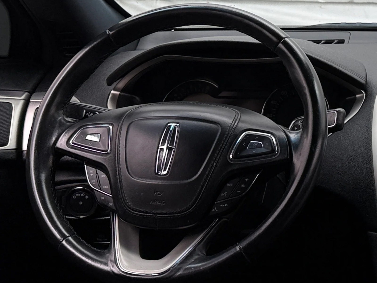 Thumbnail: 2019 Lincoln MKZ - 4