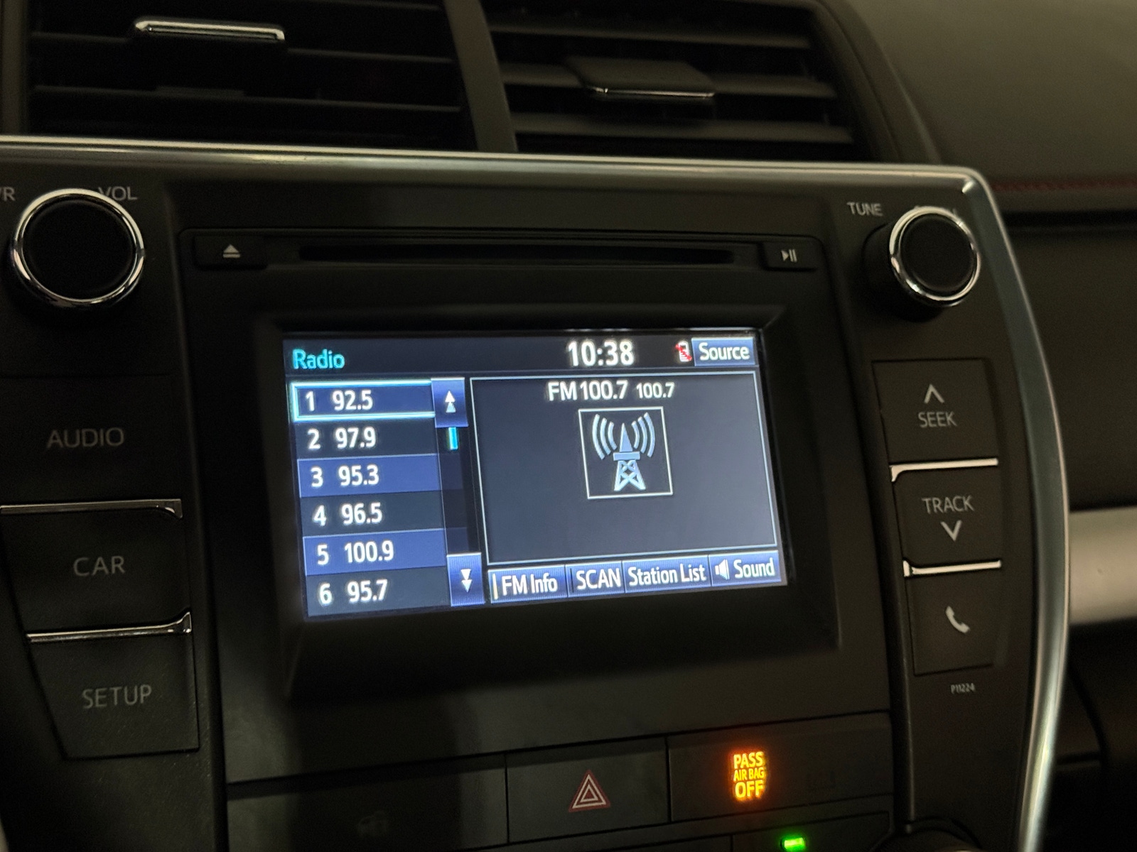 Thumbnail: 2016 Toyota Camry - 4