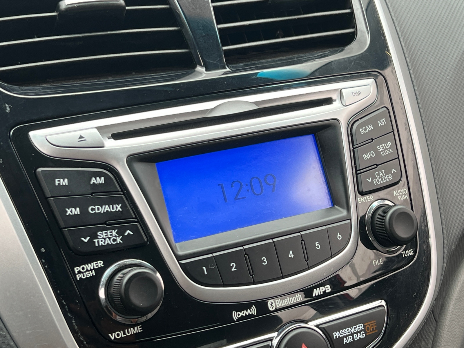 Thumbnail: 2012 Hyundai Accent - 4