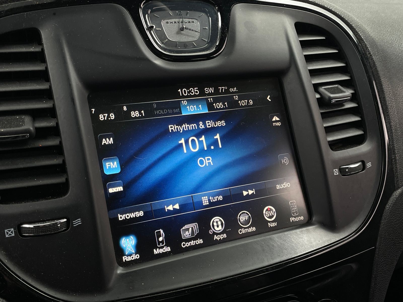 Thumbnail: 2016 Chrysler 300 - 3