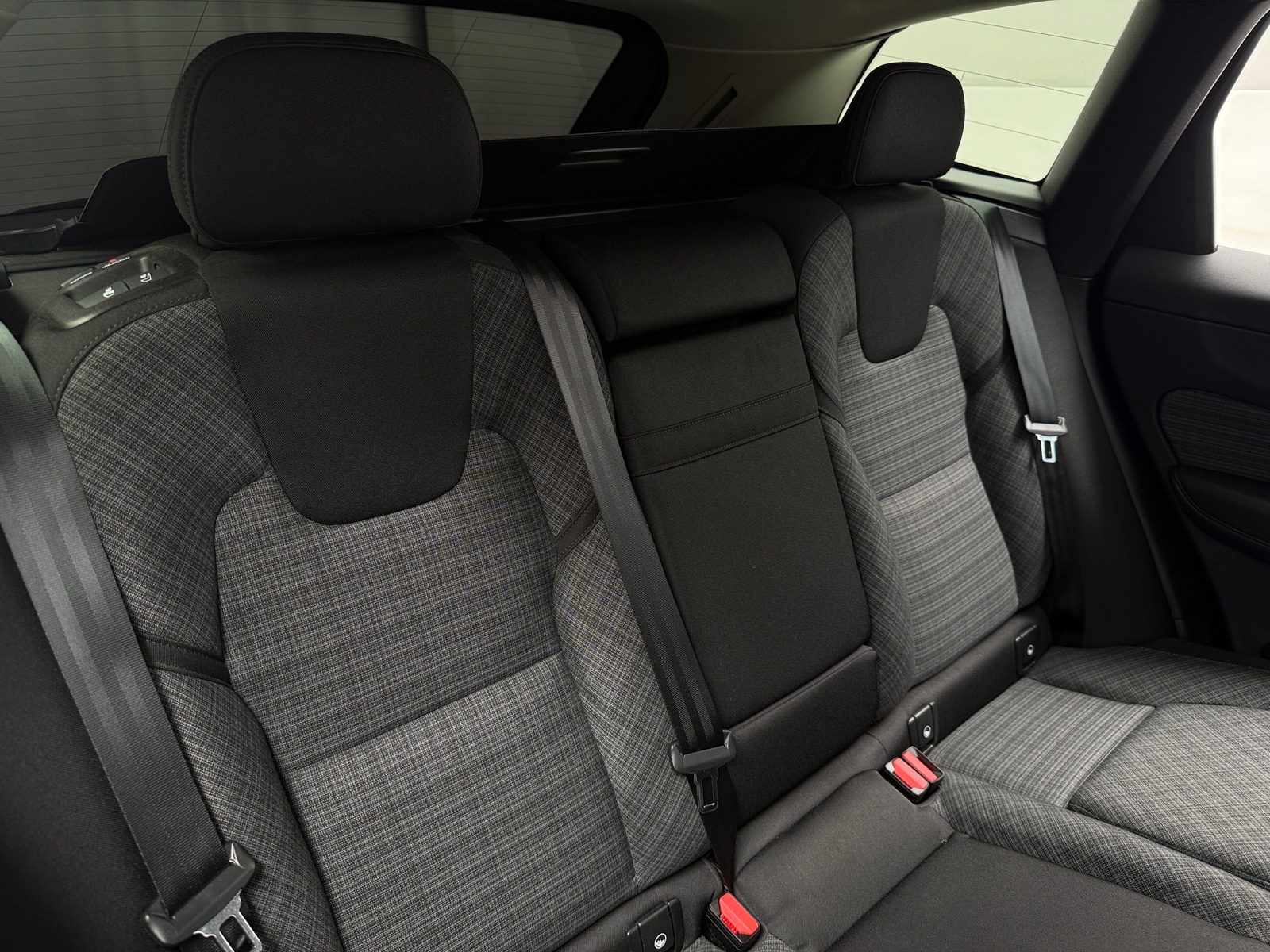 Thumbnail: 2023 Volvo XC60 - 5