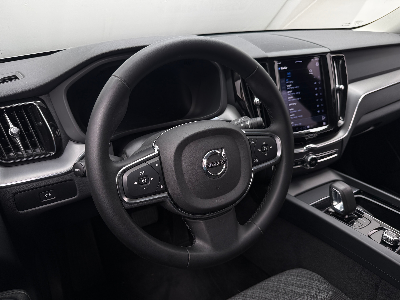 Thumbnail: 2023 Volvo XC60 - 4