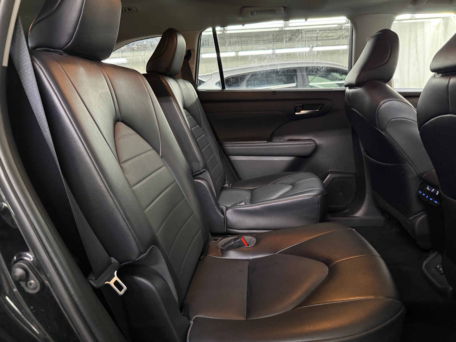 Thumbnail: 2022 Toyota Highlander - 5