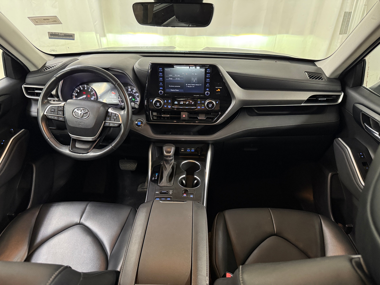 Thumbnail: 2022 Toyota Highlander - 2