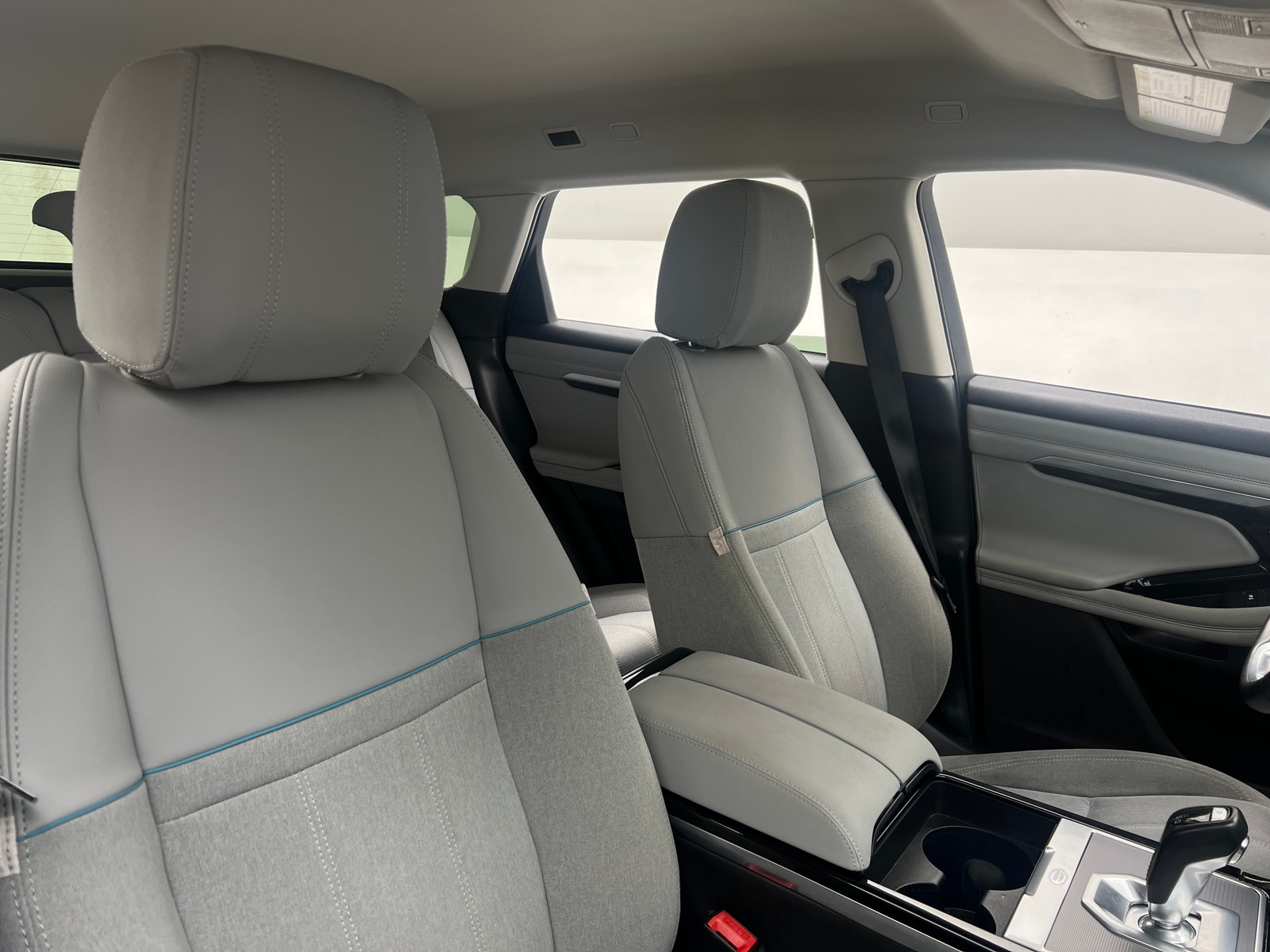 Thumbnail: 2020 Land Rover Range Rover Evoque - 2