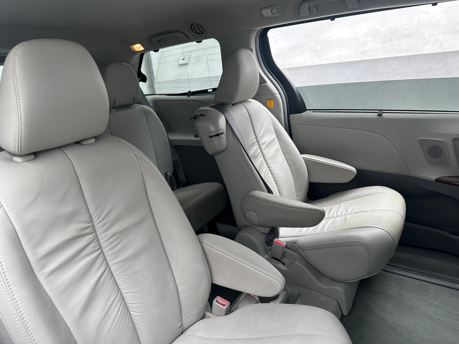 Thumbnail: 2012 Toyota Sienna - 5