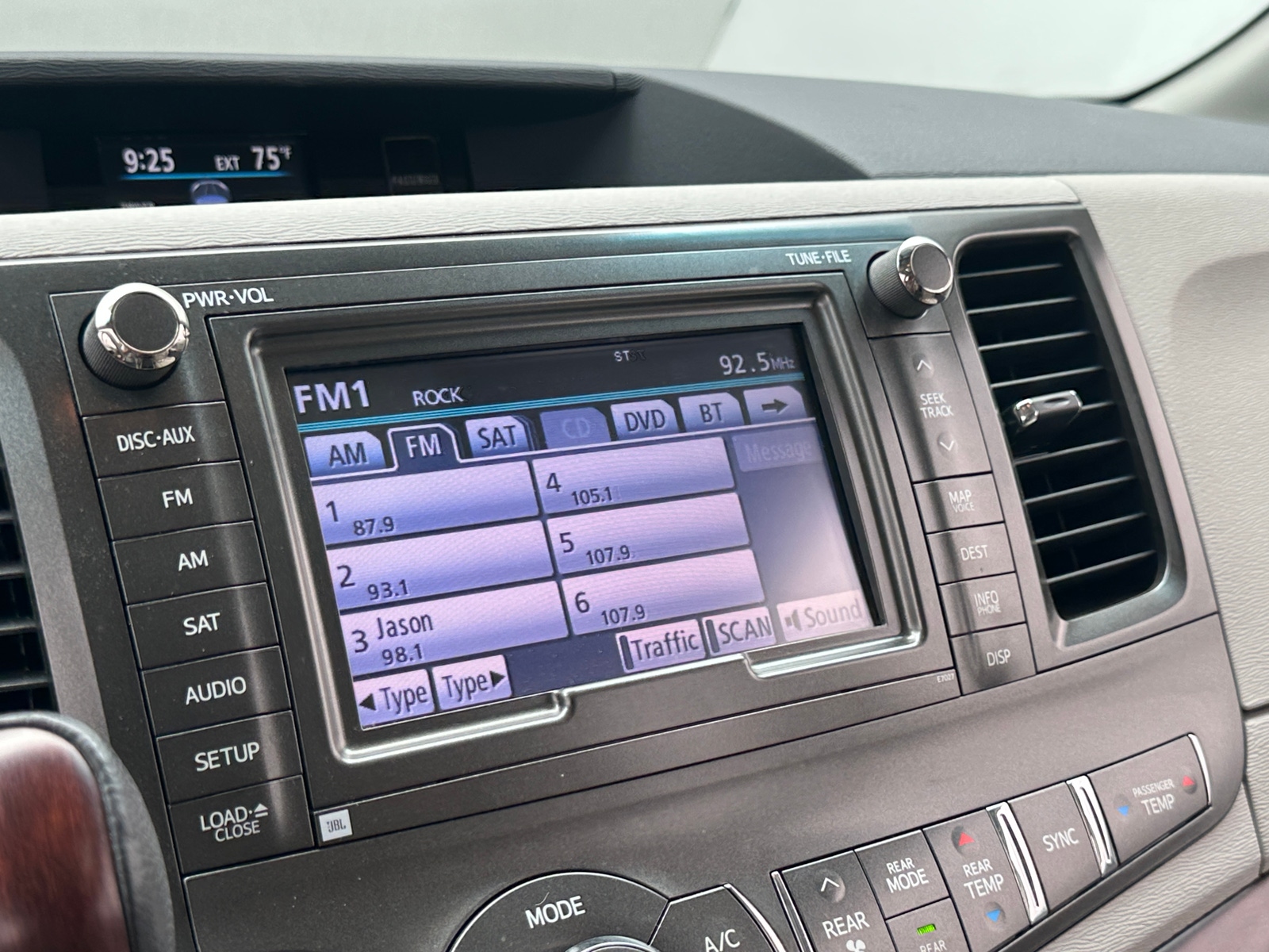 Thumbnail: 2012 Toyota Sienna - 3