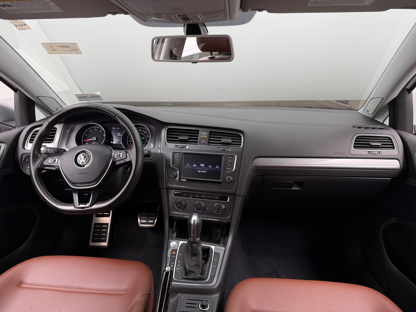 Thumbnail: 2017 Volkswagen Golf - 2