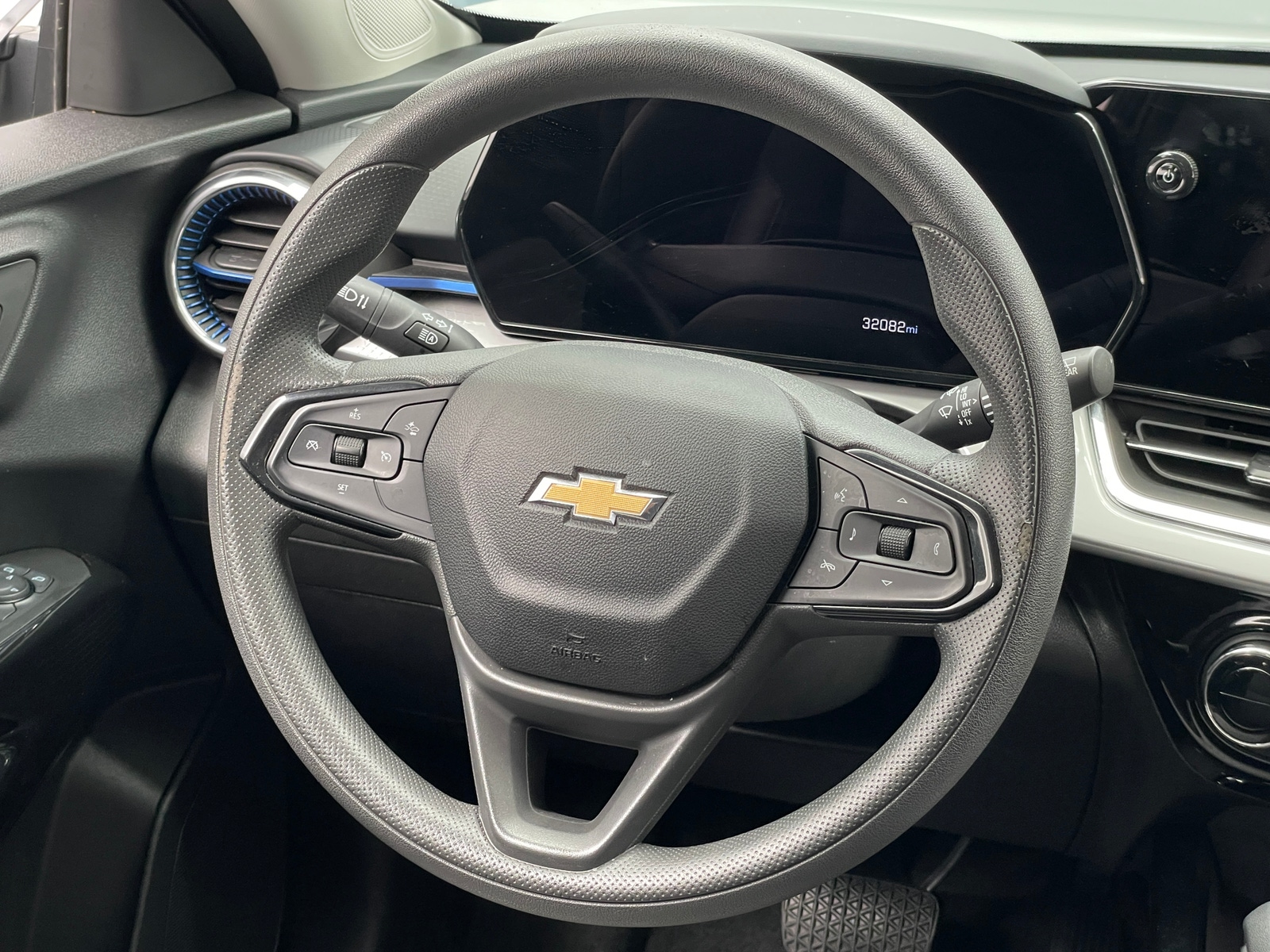 Thumbnail: 2025 Chevrolet Trax - 4