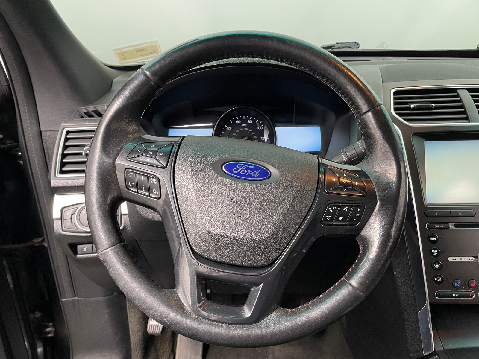 Thumbnail: 2016 Ford Explorer - 4