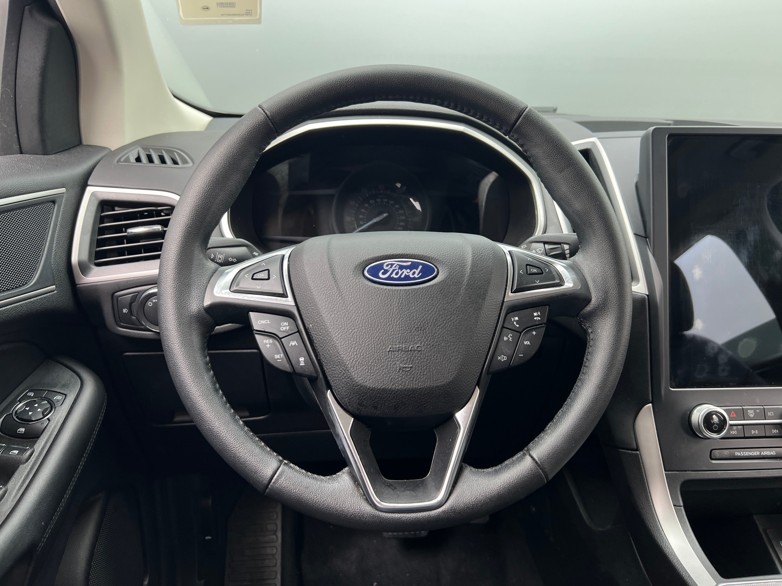Thumbnail: 2021 Ford Edge - 4