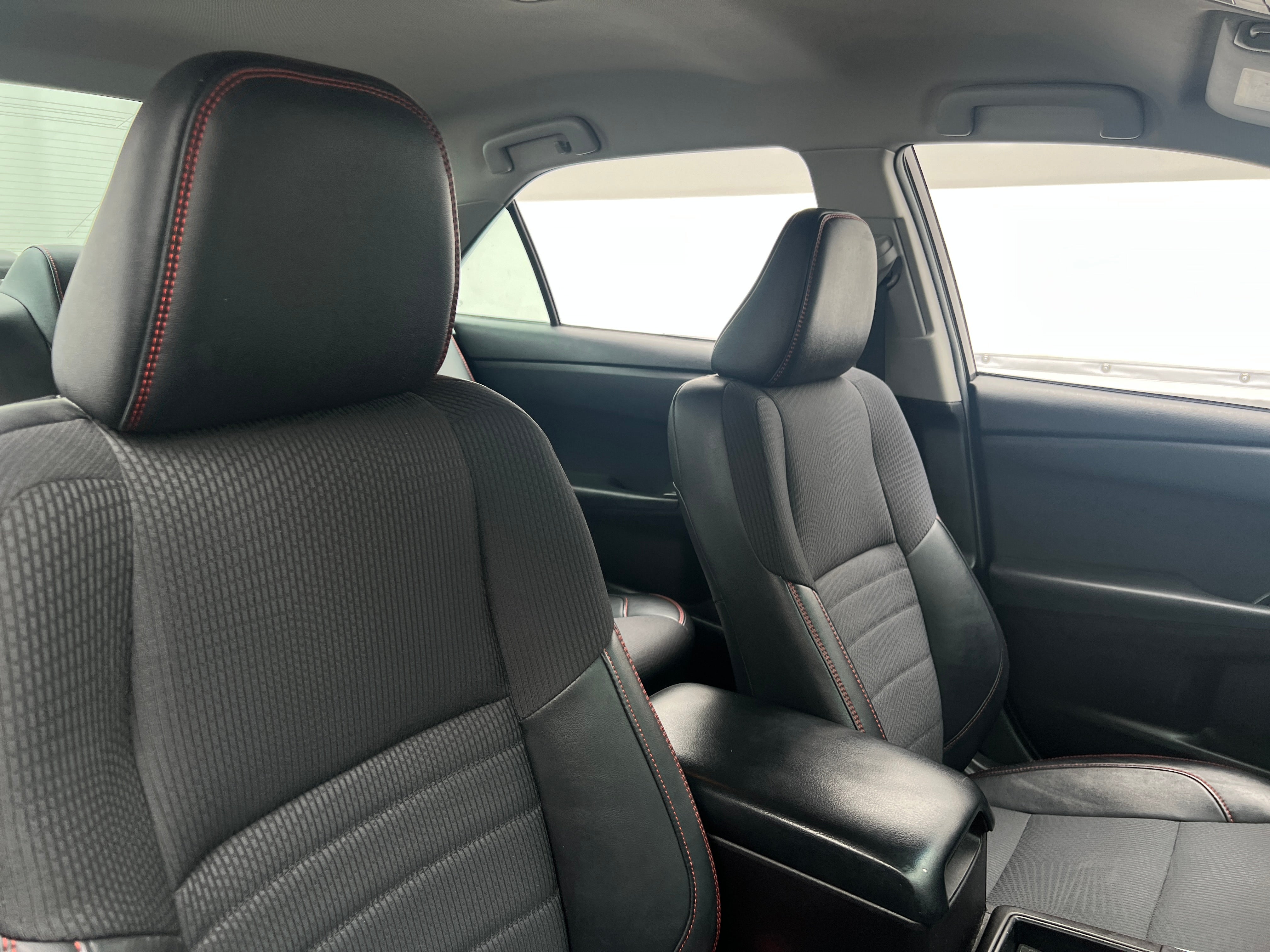 Used 2017 Toyota Camry SE with VIN 4T1BF1FK1HU324130 for sale in Pewaukee, WI
