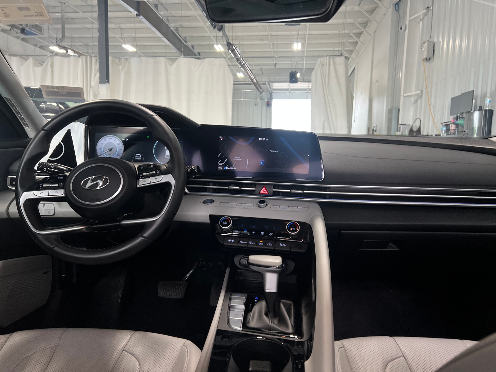Thumbnail: 2022 Hyundai Elantra - 2