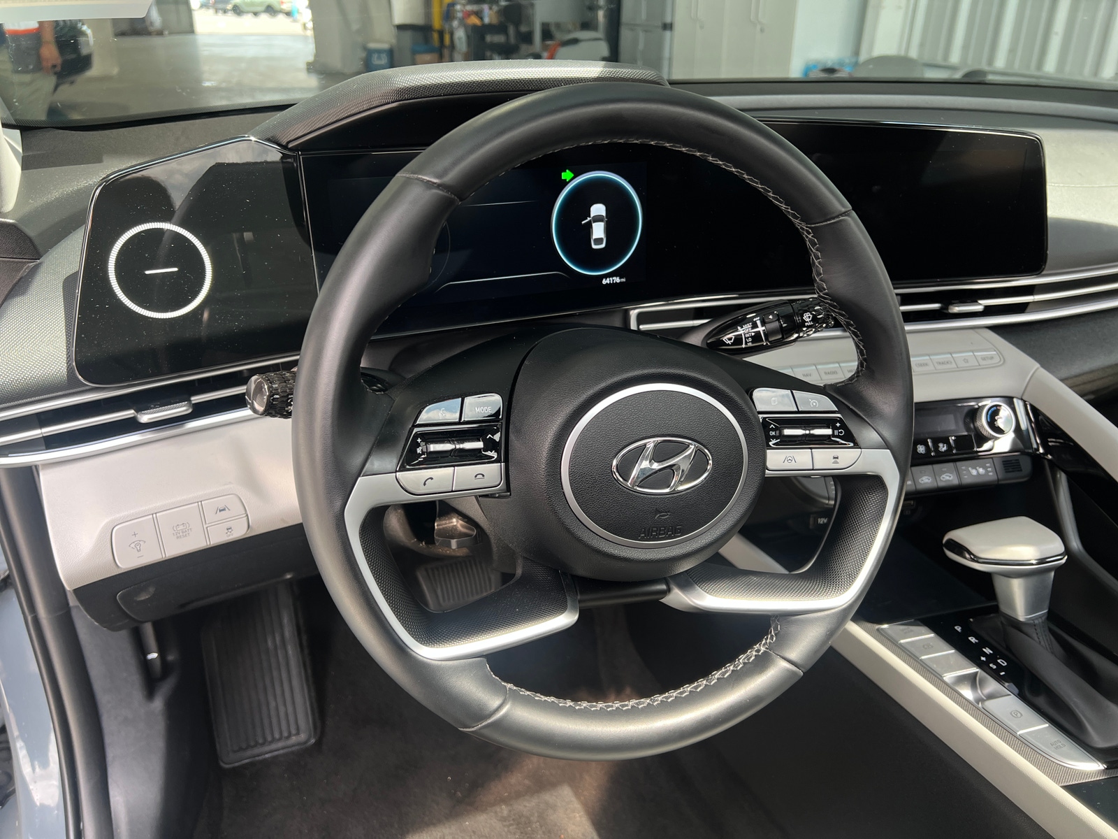 Thumbnail: 2022 Hyundai Elantra - 4
