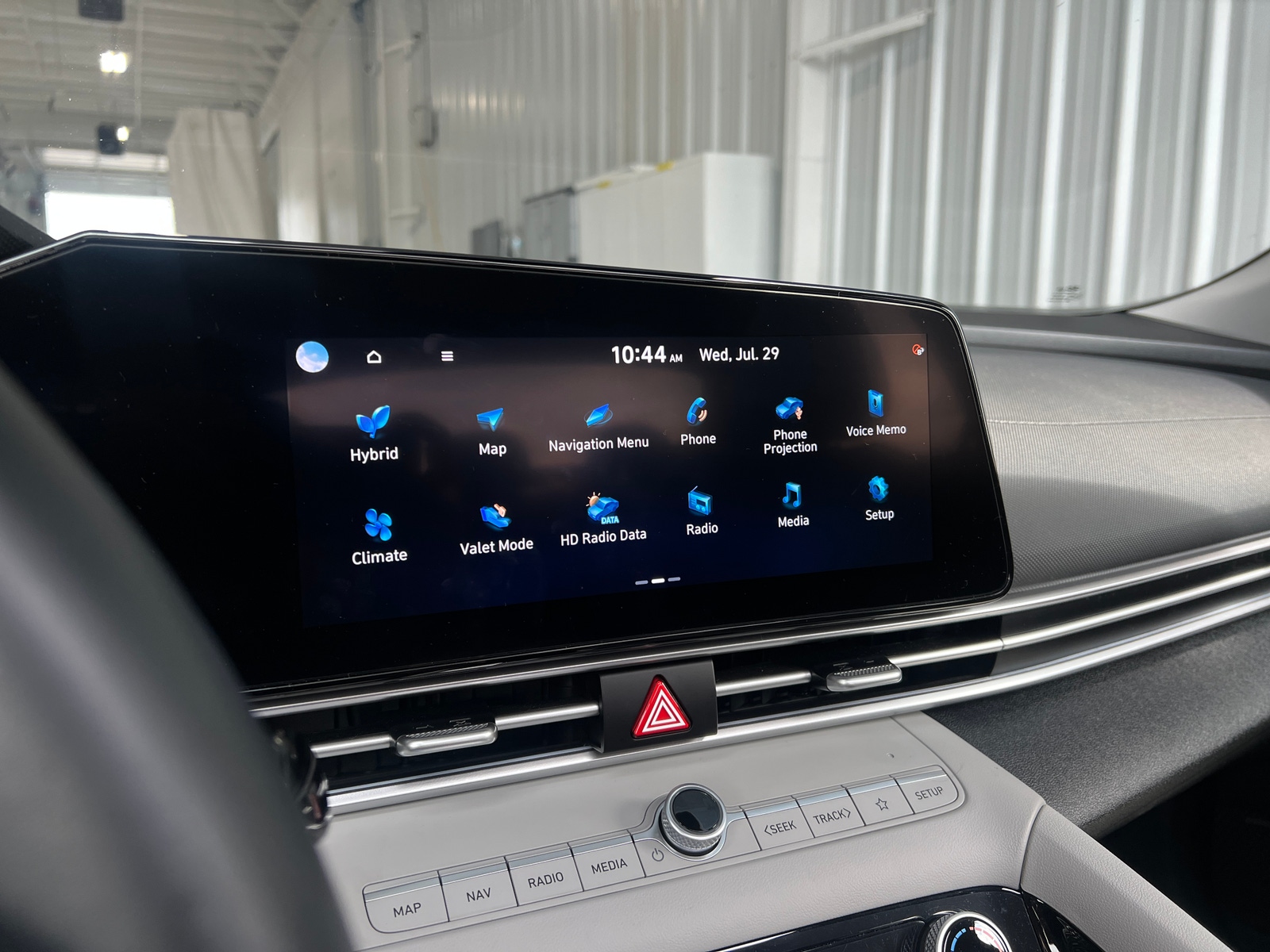 Thumbnail: 2022 Hyundai Elantra - 3