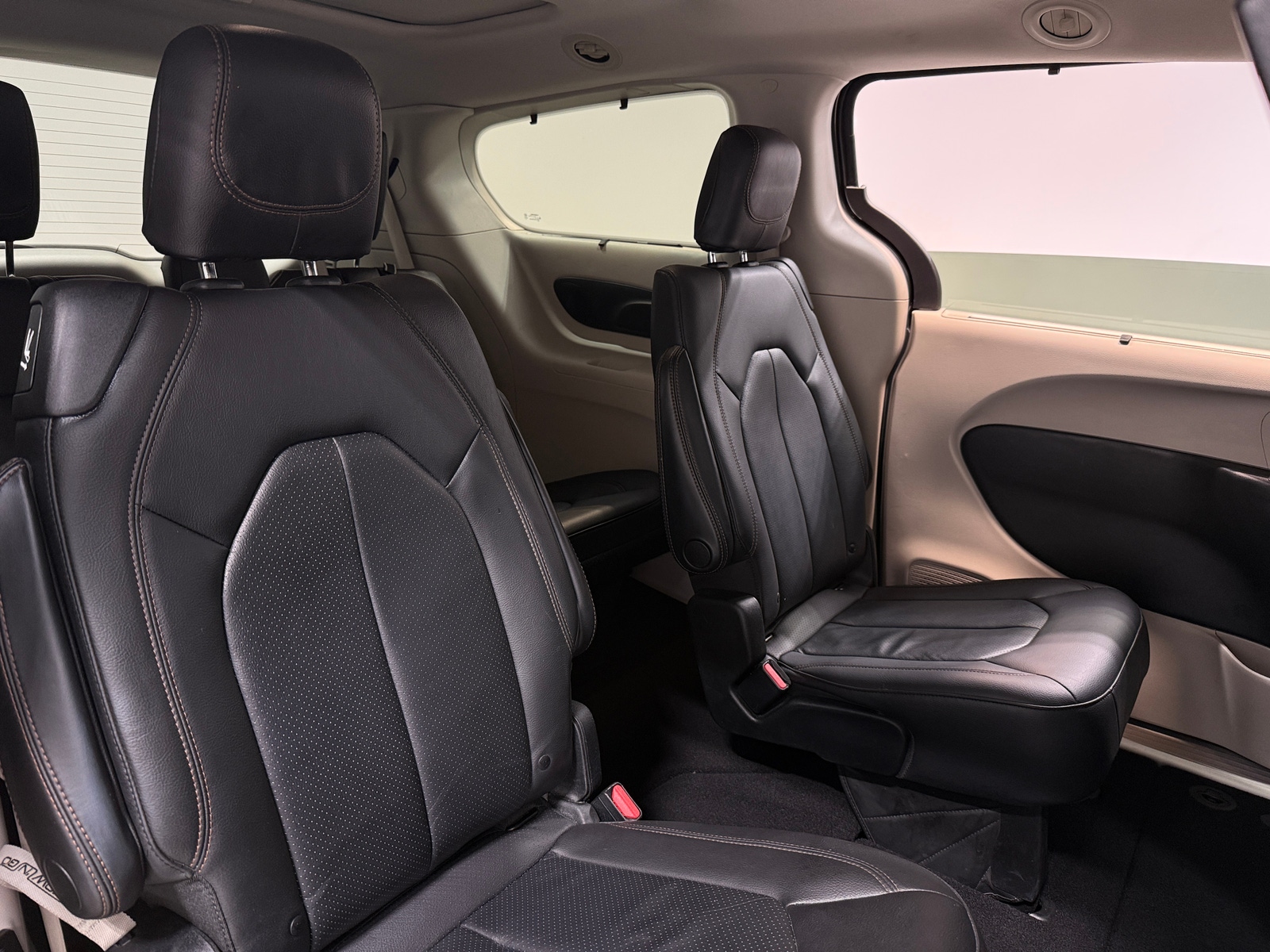 Thumbnail: 2019 Chrysler Pacifica - 5