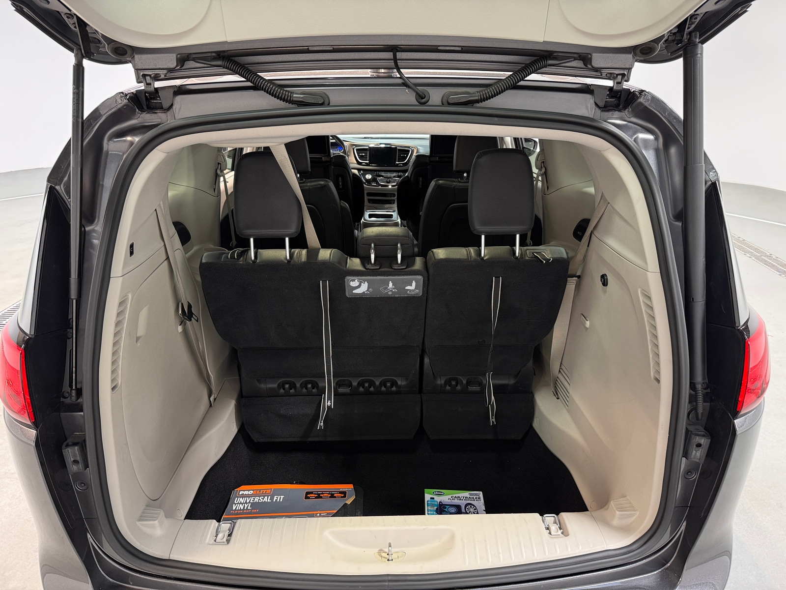 Thumbnail: 2019 Chrysler Pacifica - 6