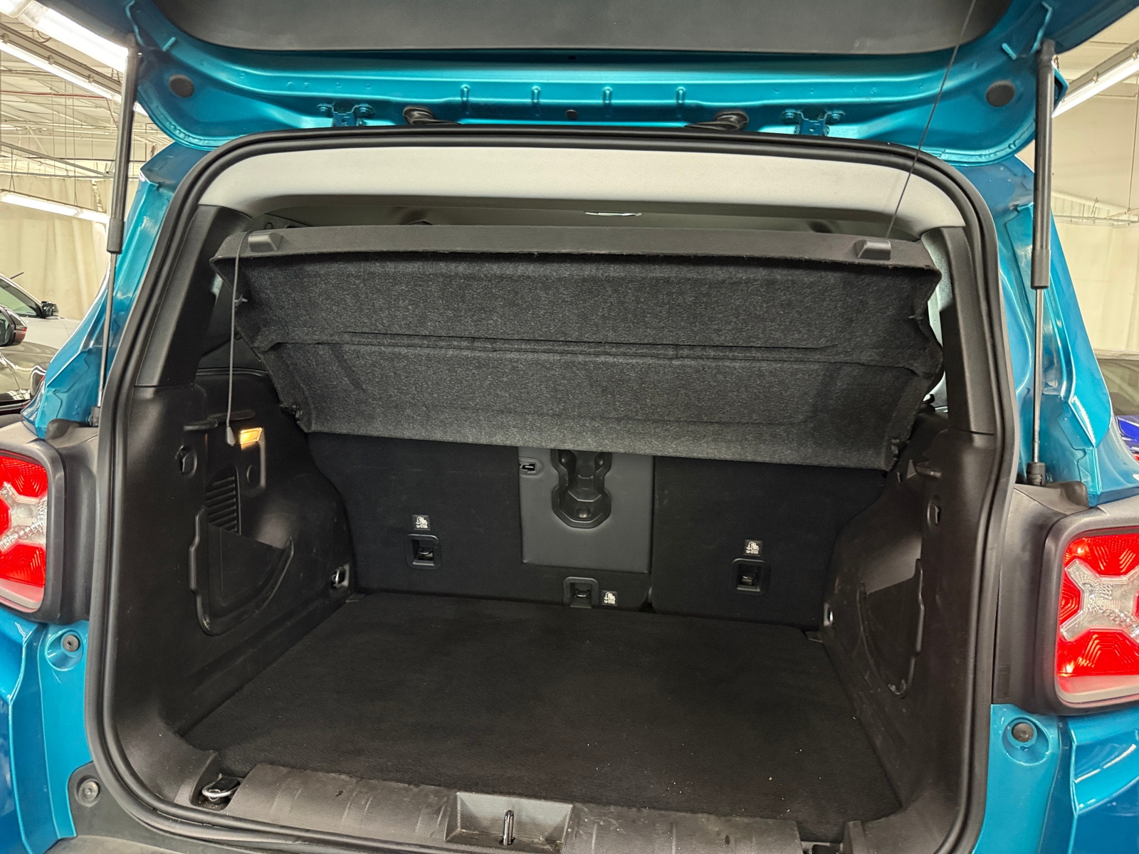 Thumbnail: 2021 Jeep Renegade - 6