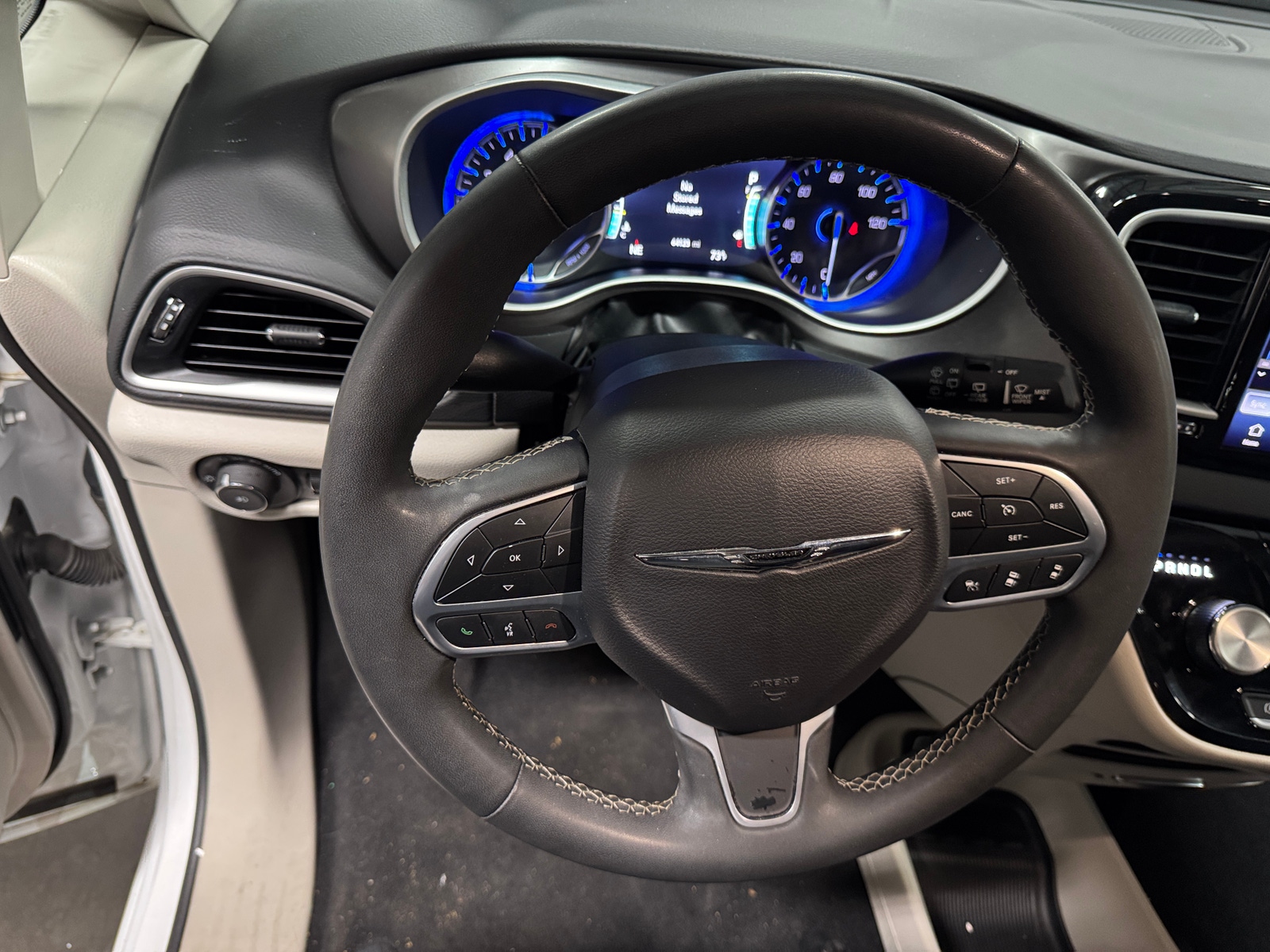 Thumbnail: 2024 Chrysler Pacifica - 4