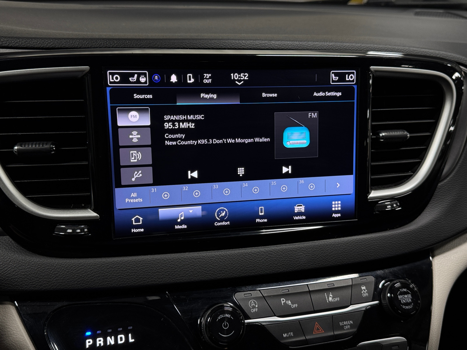 Thumbnail: 2024 Chrysler Pacifica - 3