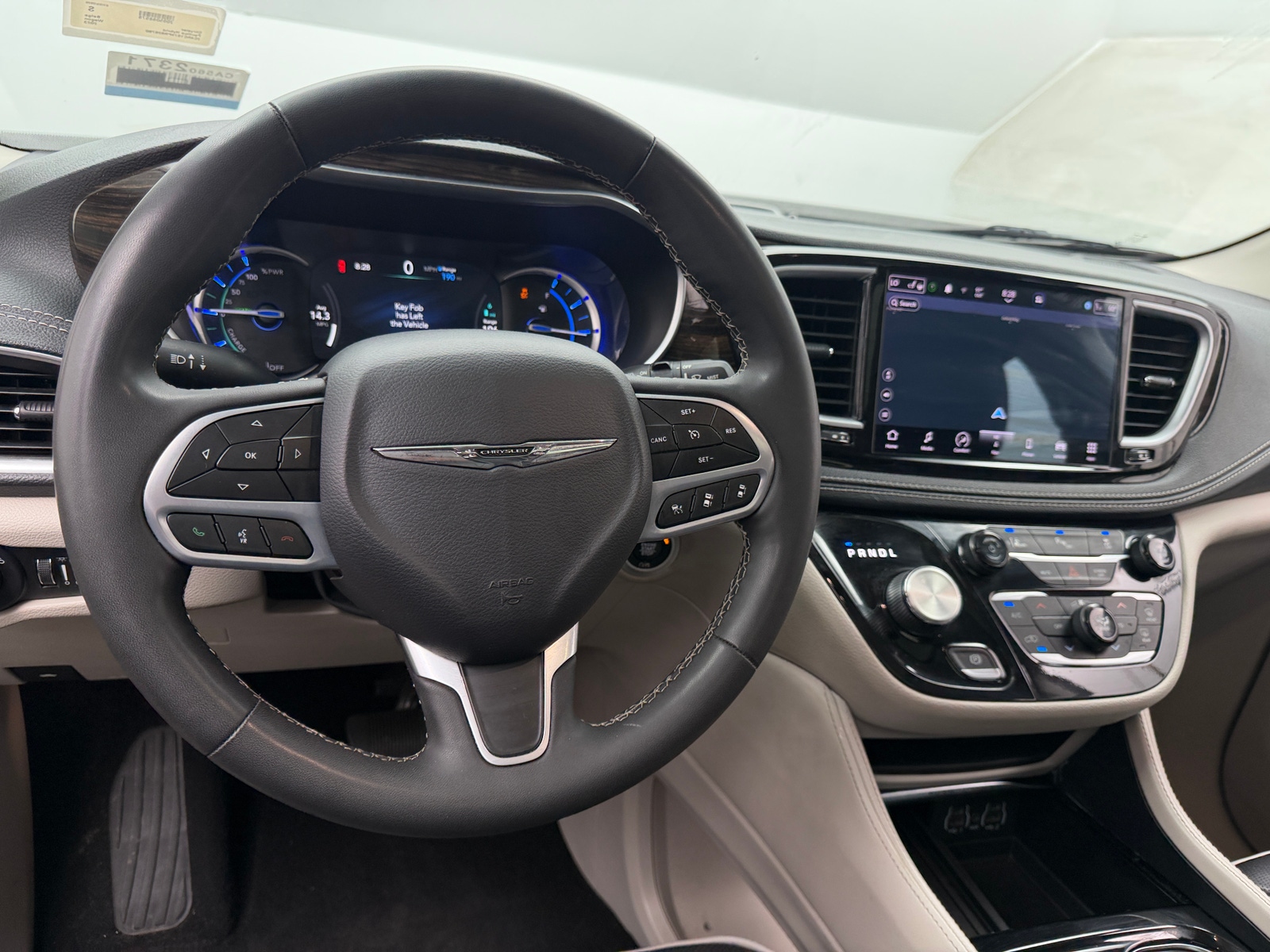 Thumbnail: 2023 Chrysler Pacifica - 4