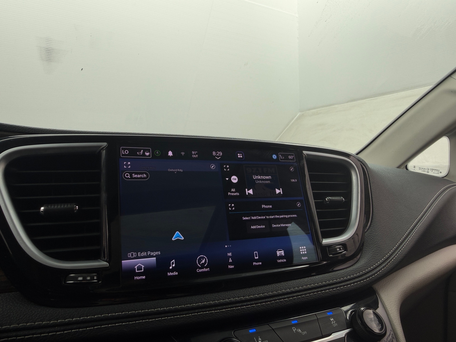 Thumbnail: 2023 Chrysler Pacifica - 3