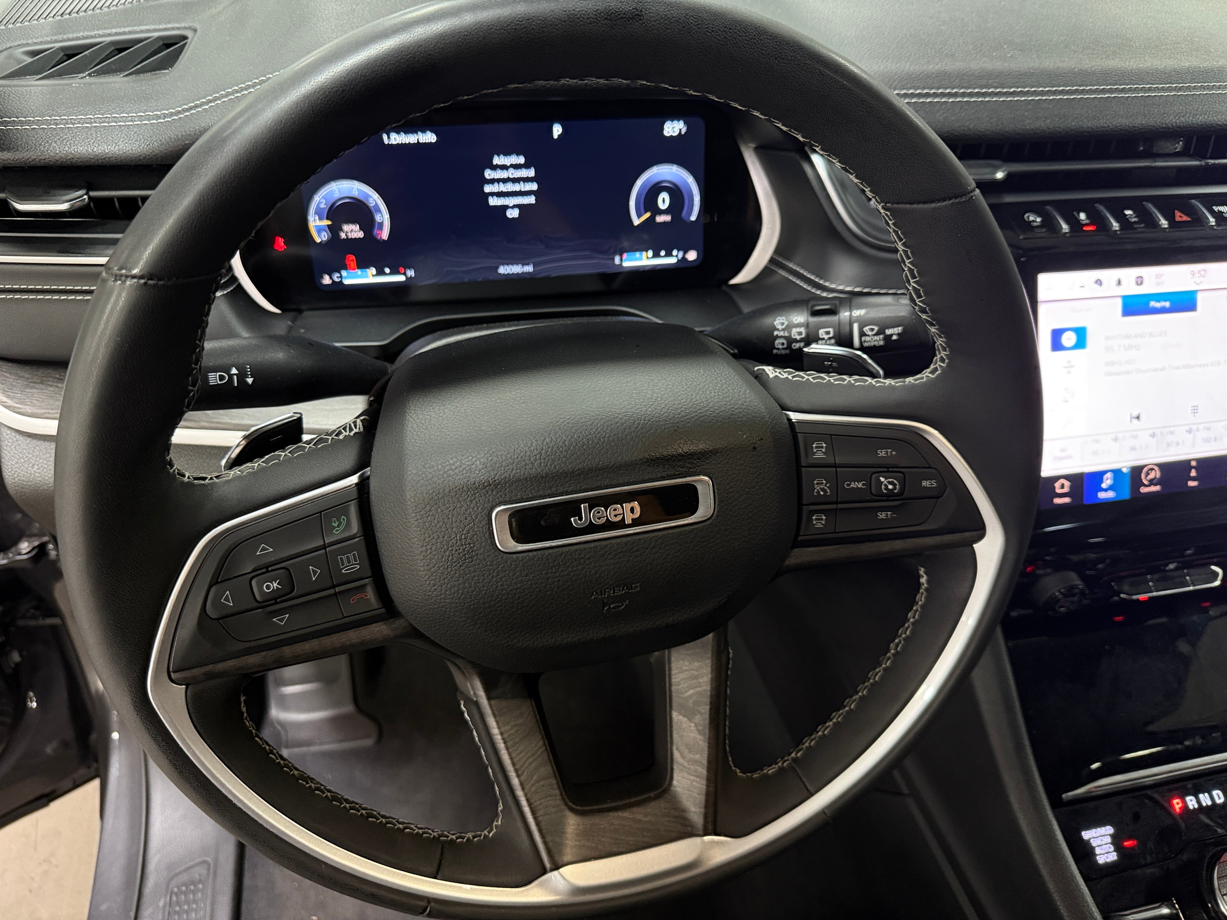 2023 Jeep Grand Cherokee L Limited - Photo 3