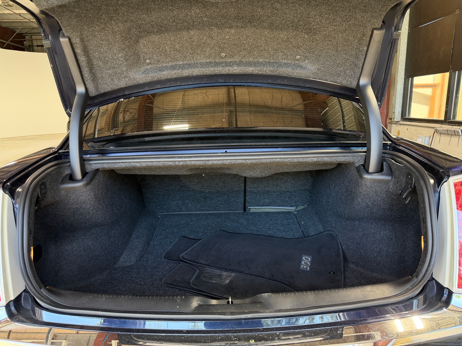 Thumbnail: 2011 Chrysler 300 - 6