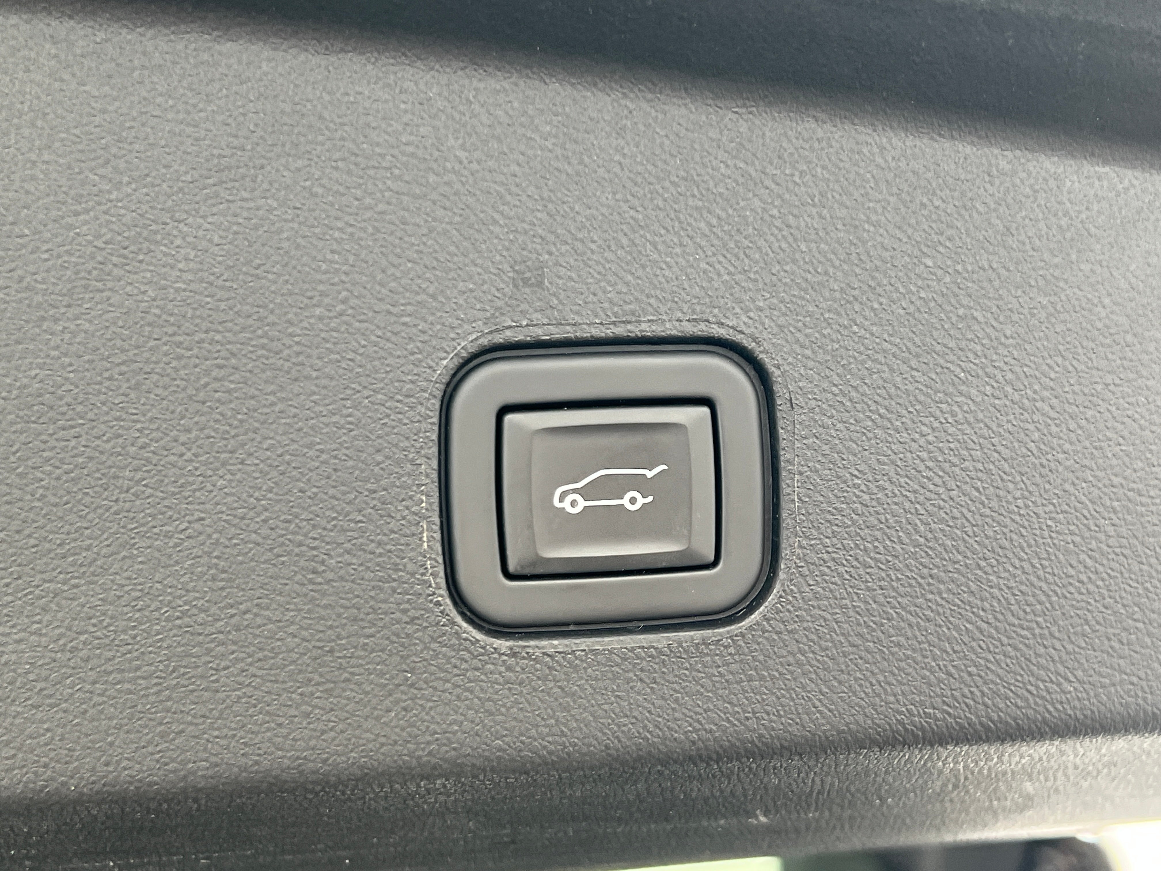 Used 2024 Cadillac LYRIQ Luxury 3 with VIN 1GYKPSRL1RZ119952 for sale in Auburn, WA