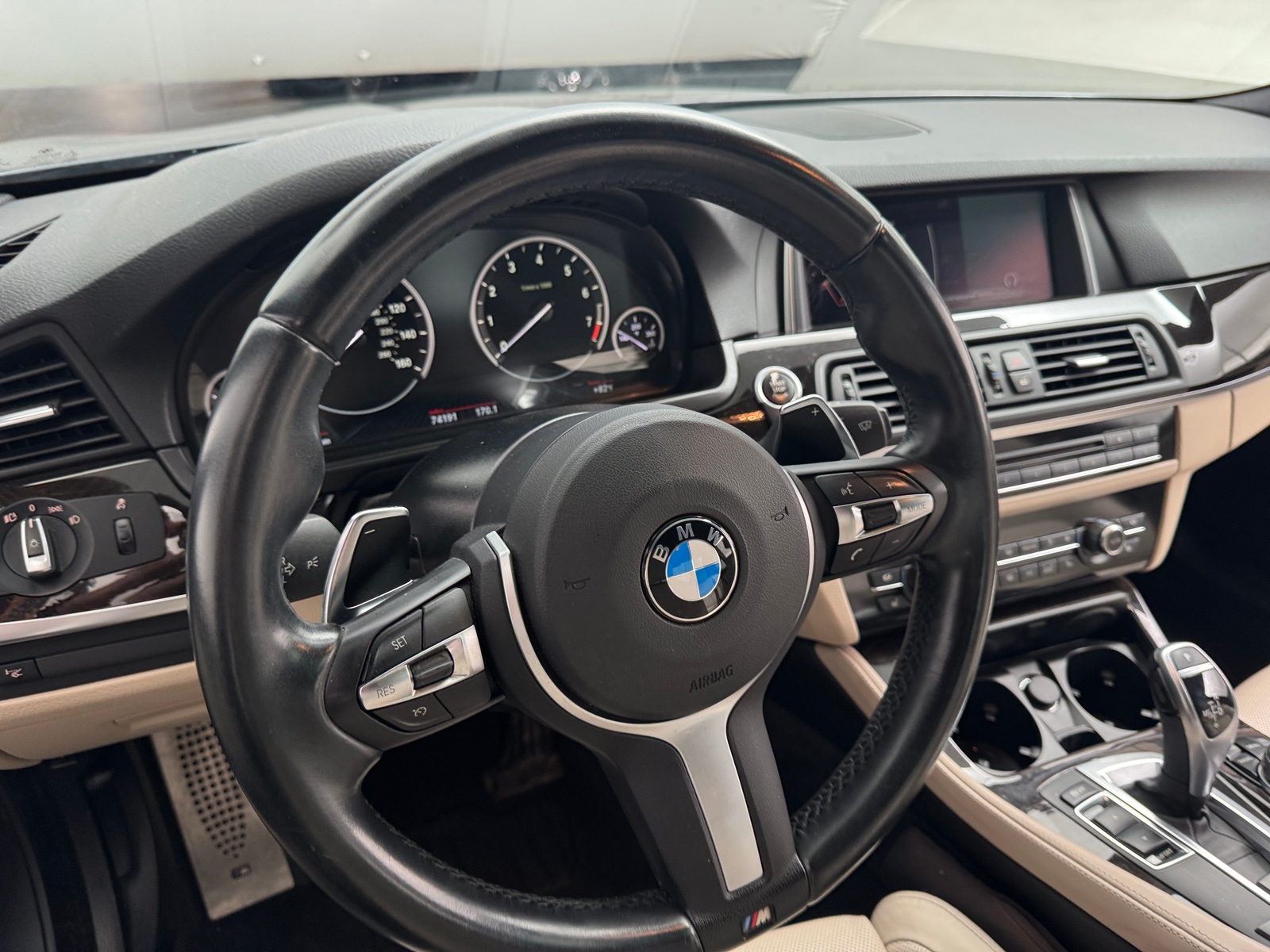 Thumbnail: 2016 BMW 5 Series - 4