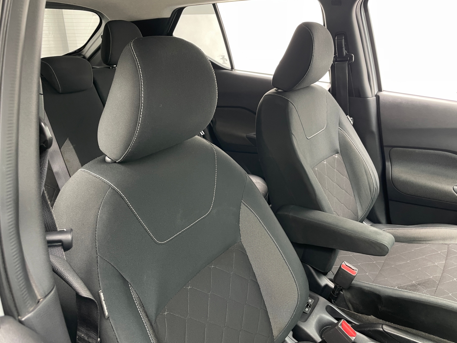 Thumbnail: 2019 Nissan Kicks - 2