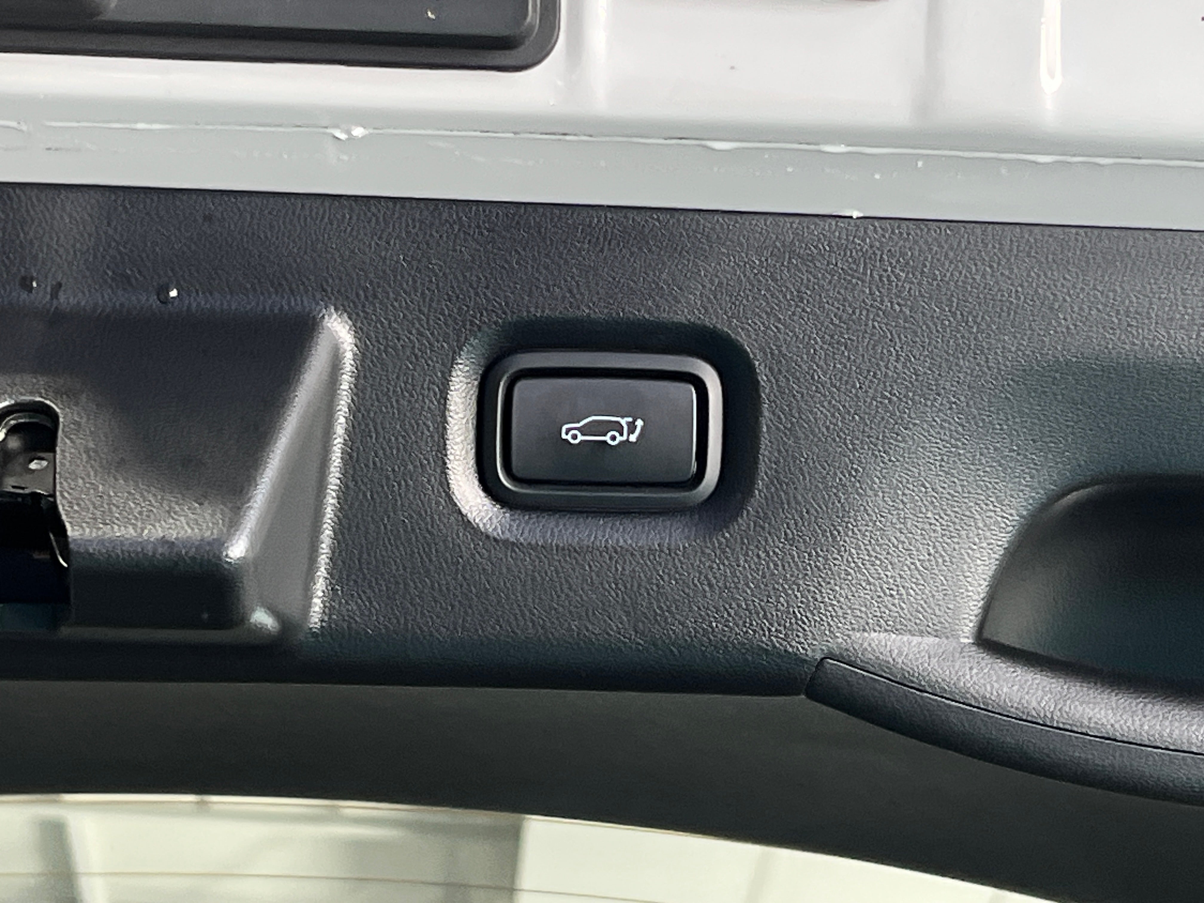 Used 2022 Hyundai IONIQ 5 SEL with VIN KM8KNDAF4NU055812 for sale in Pewaukee, WI