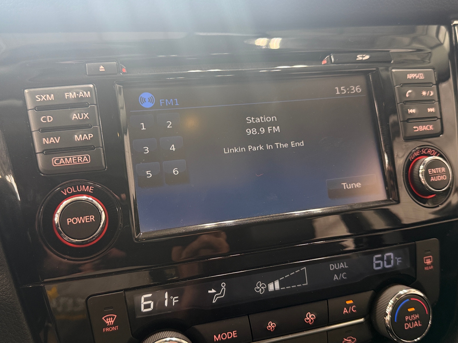 Thumbnail: 2018 Nissan Rogue Sport - 3
