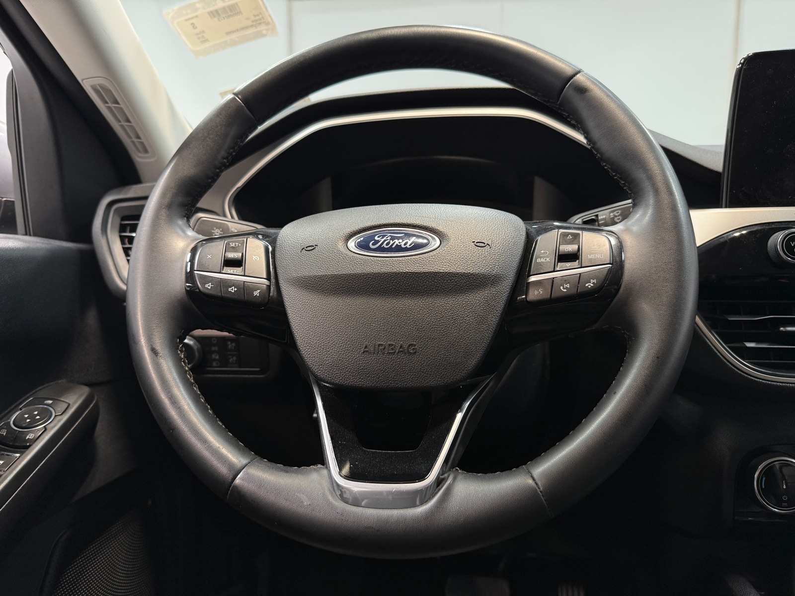 Thumbnail: 2022 Ford Escape - 4