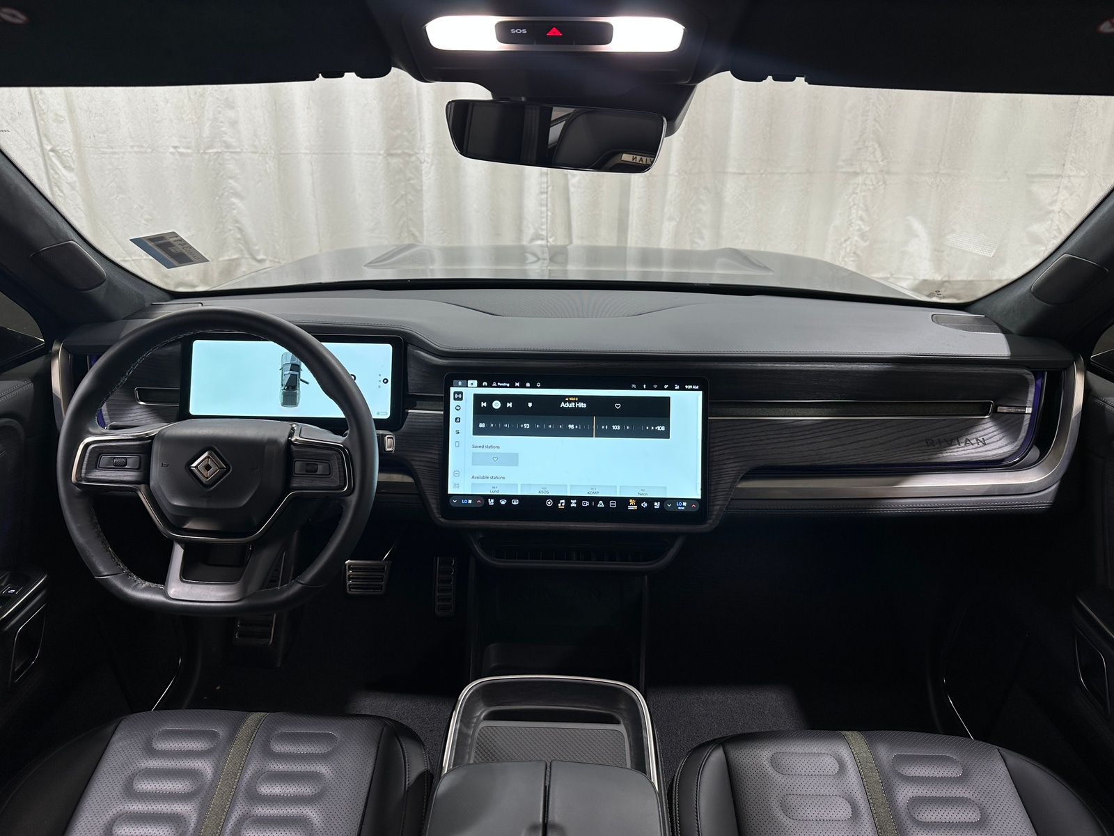Thumbnail: 2024 Rivian R1T - 2