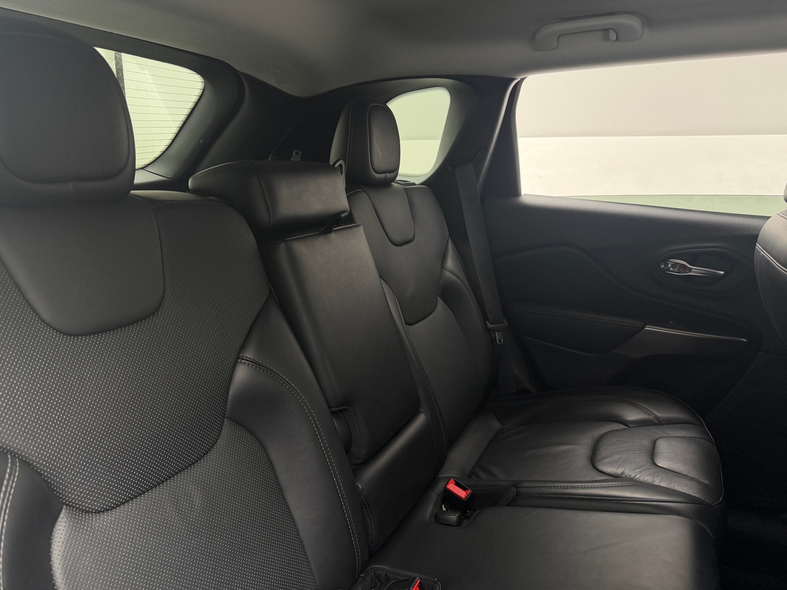 Thumbnail: 2019 Jeep Cherokee - 5