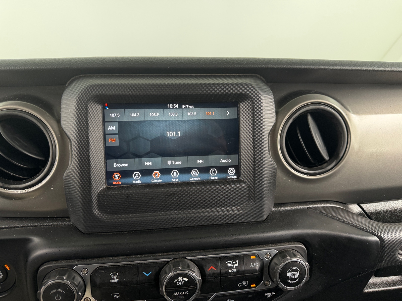 Thumbnail: 2023 Jeep Gladiator - 4