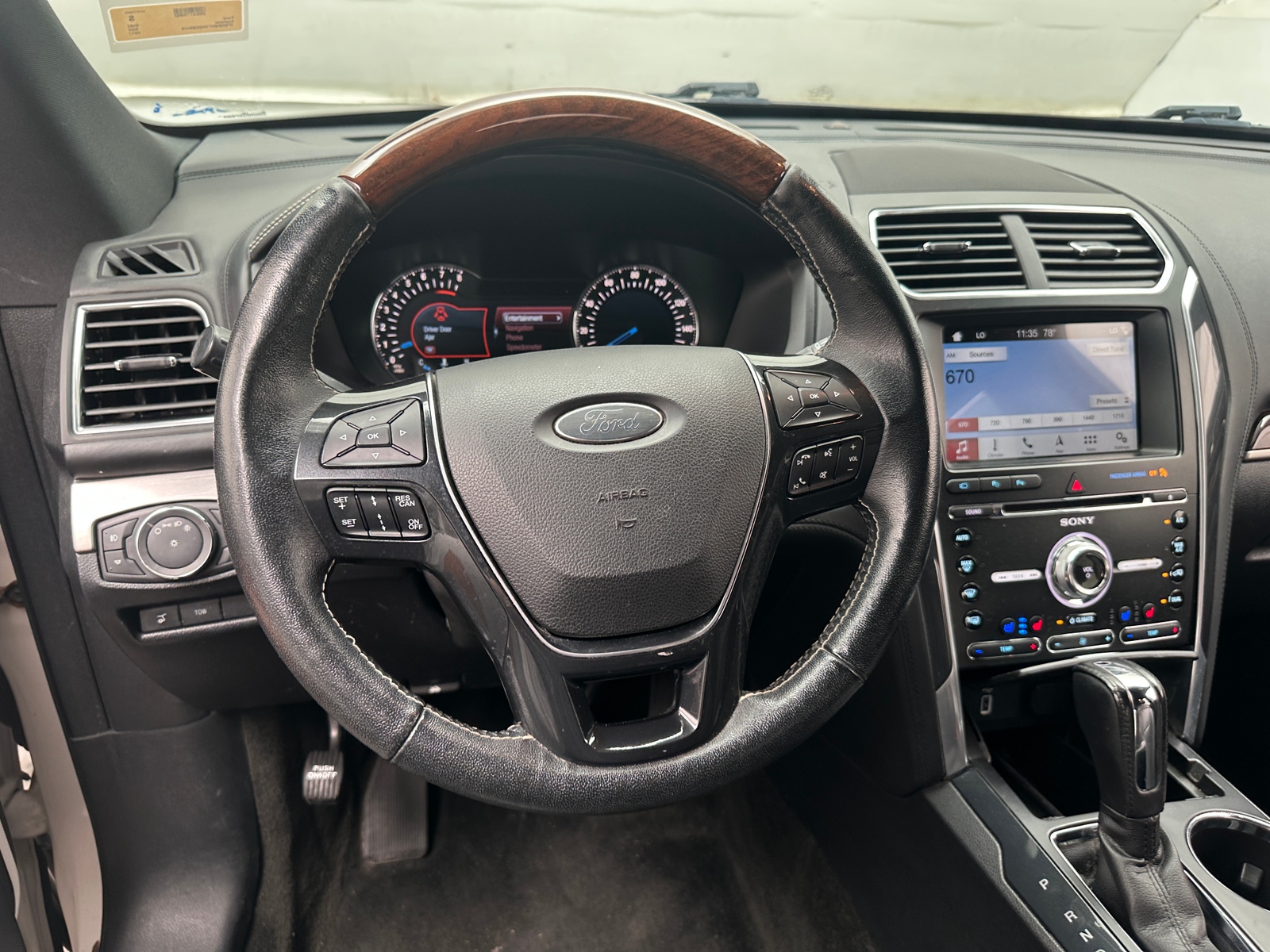 Thumbnail: 2017 Ford Explorer - 4